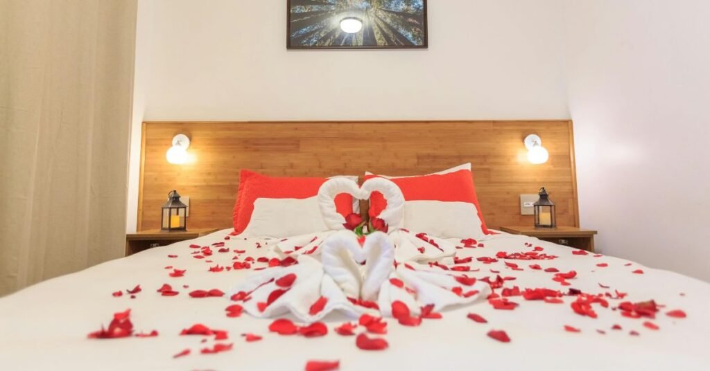 10 Best Couple-Friendly Romantic Hotels in Jaipur (for Both Unmarried & Married Couples) 10 Best Couple-Friendly Romantic Hotels in Jaipur (for Both Unmarried & Married Couples)
